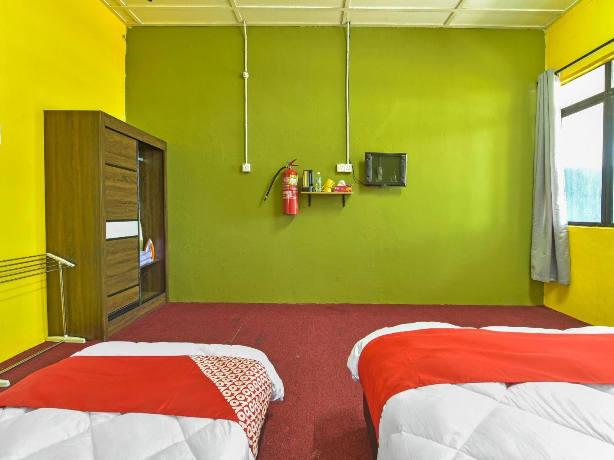 Oyo 90744 Bari Indah Beach Resort Kuala Terengganu Kültér fotó