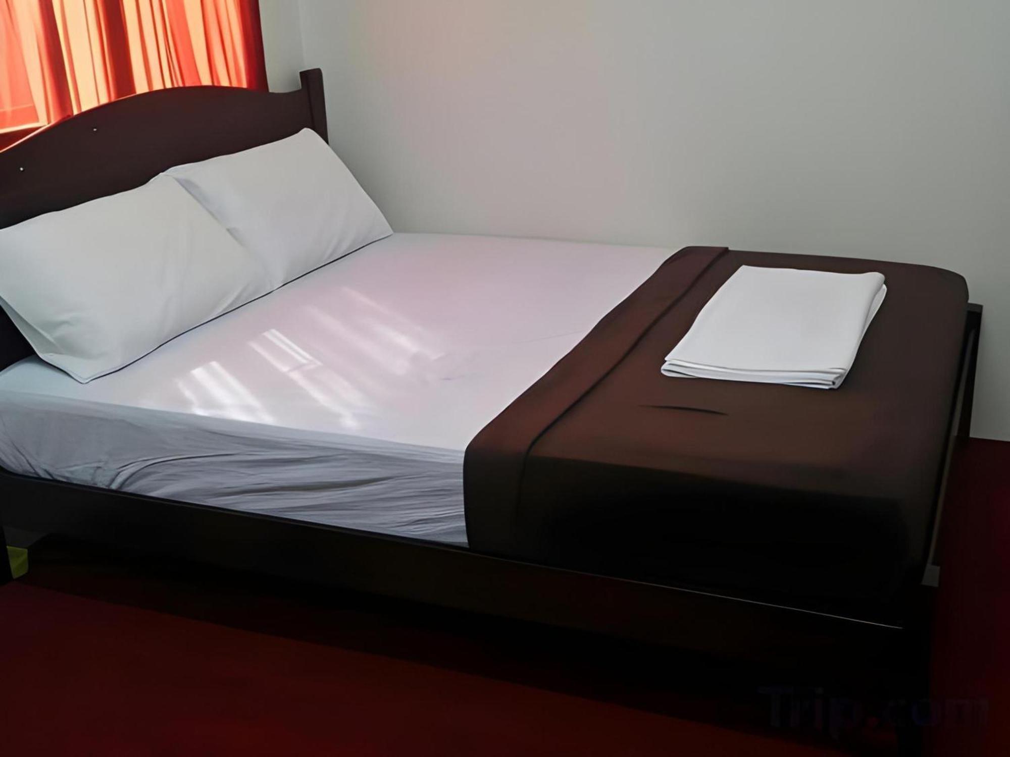 Oyo 90744 Bari Indah Beach Resort Kuala Terengganu Kültér fotó