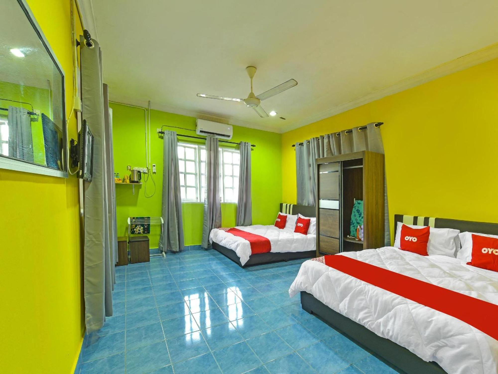 Oyo 90744 Bari Indah Beach Resort Kuala Terengganu Kültér fotó
