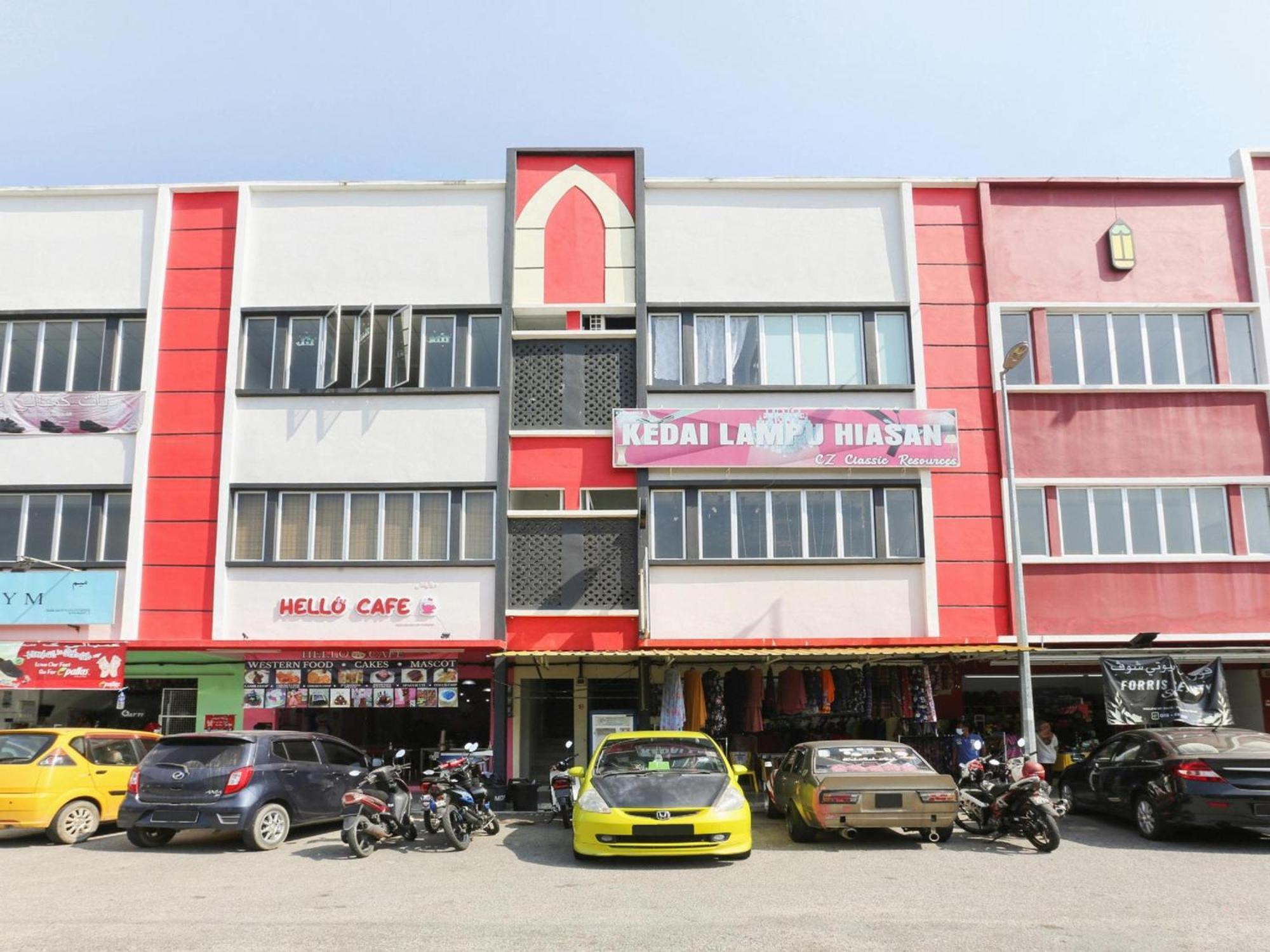 Oyo 90744 Bari Indah Beach Resort Kuala Terengganu Kültér fotó